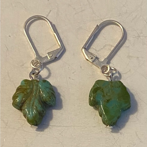 NEW Czech leaf earrings - Picture 1 of 1